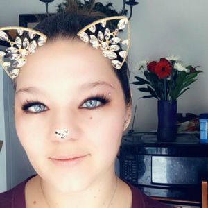 Meet your Posher, Leanna